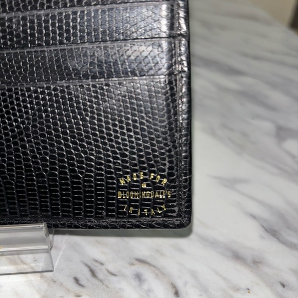 Bloomingdale’s Lizard embossed leather wallet. - Picture 4 of 9